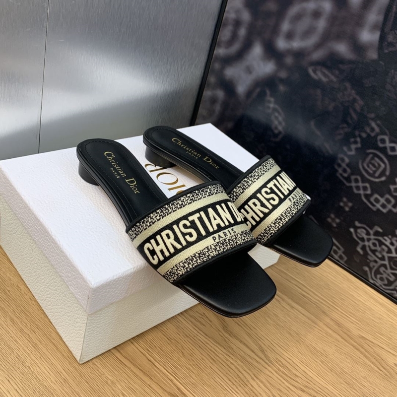 ch**an D*or slippers